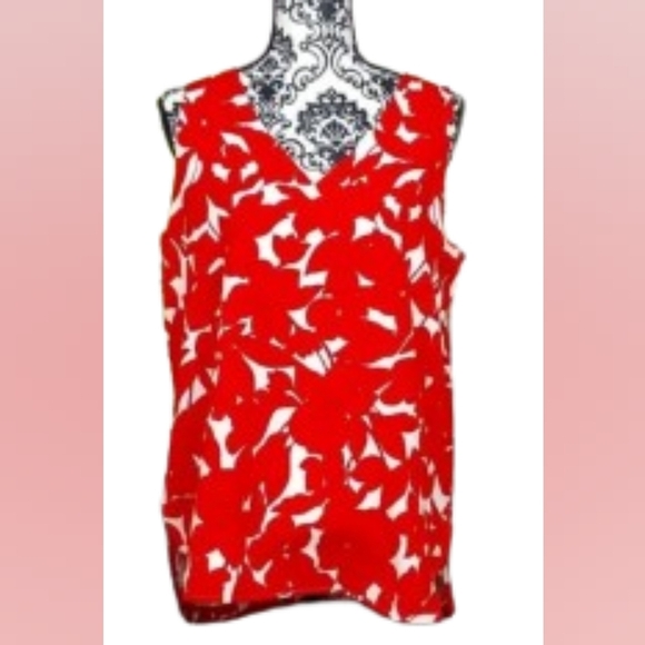 T Tahari Tops - NWT T‎ Tahari Red And White V Neck floral top Sleeveless Women's Size Sma…